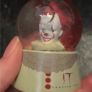 IT Chapter Two Pennywise Snow Globe